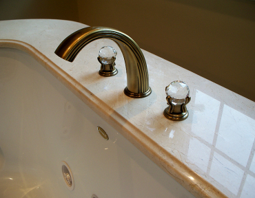 bath12-tub-close-up